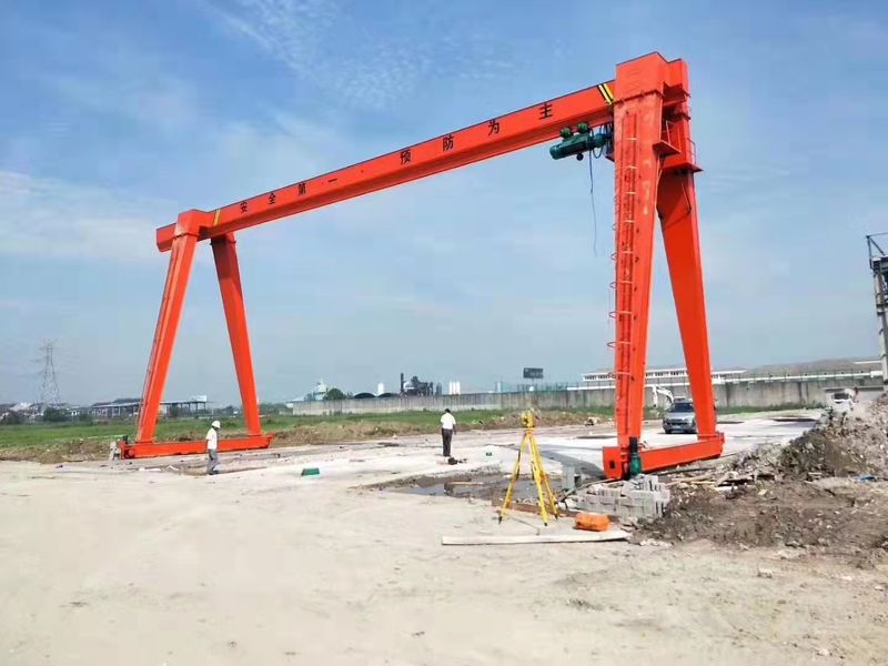 電動(dòng)葫蘆箱型門(mén)式起重機